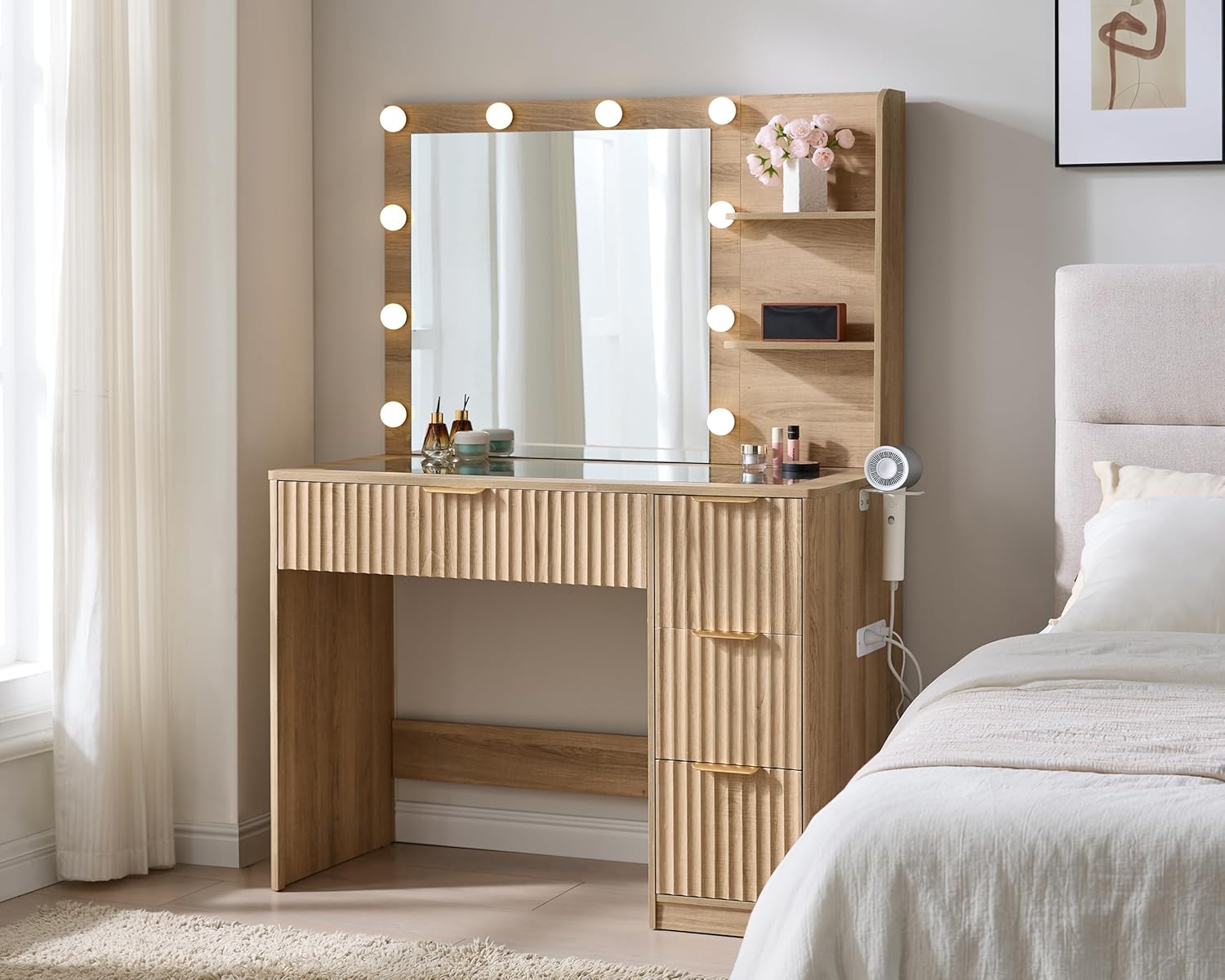 Natural Oak Fluted Vanity Desk - огляд і ціна Desk Charging Station