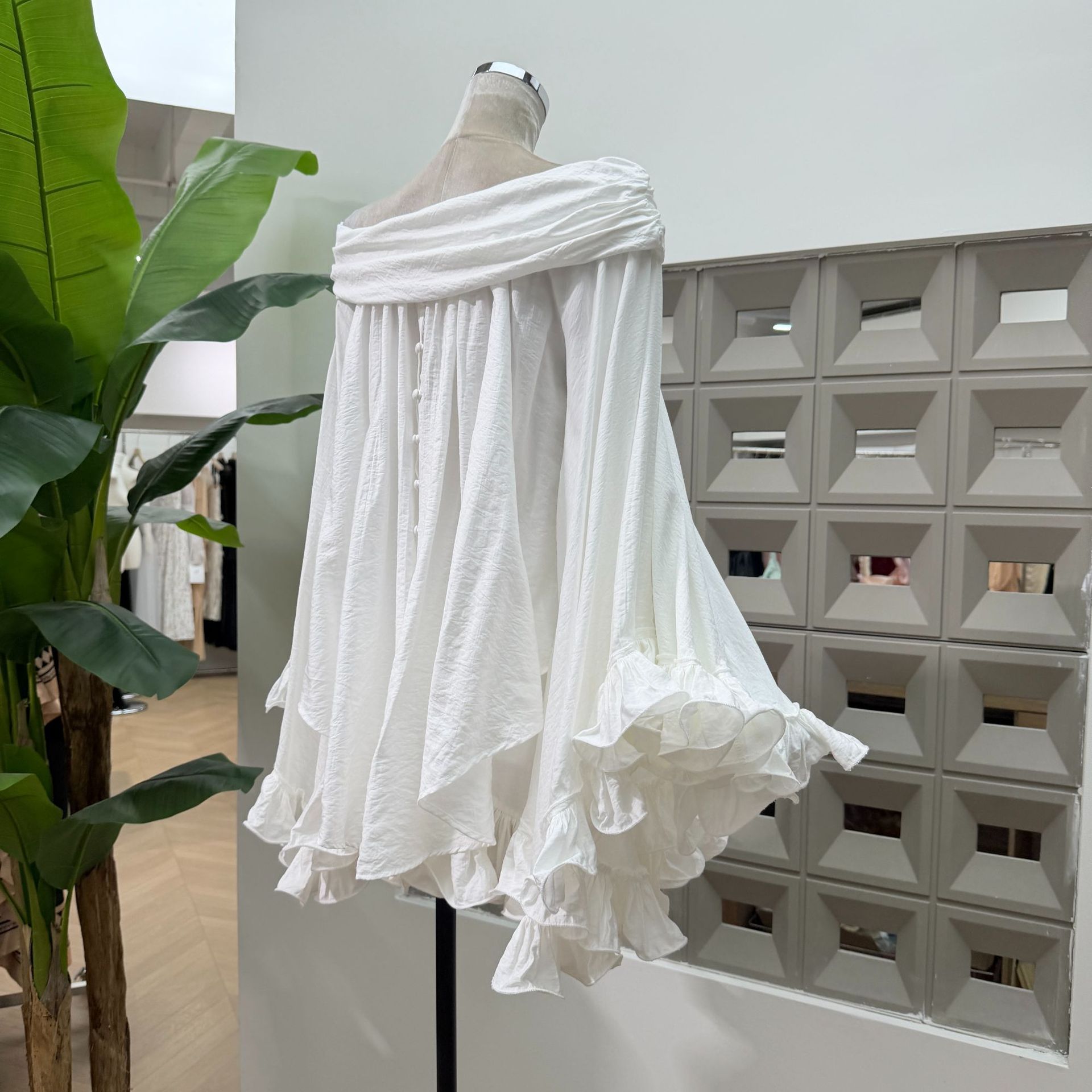 Summer Solid Color Ruffled Loo - огляд і ціна Home Office For Two